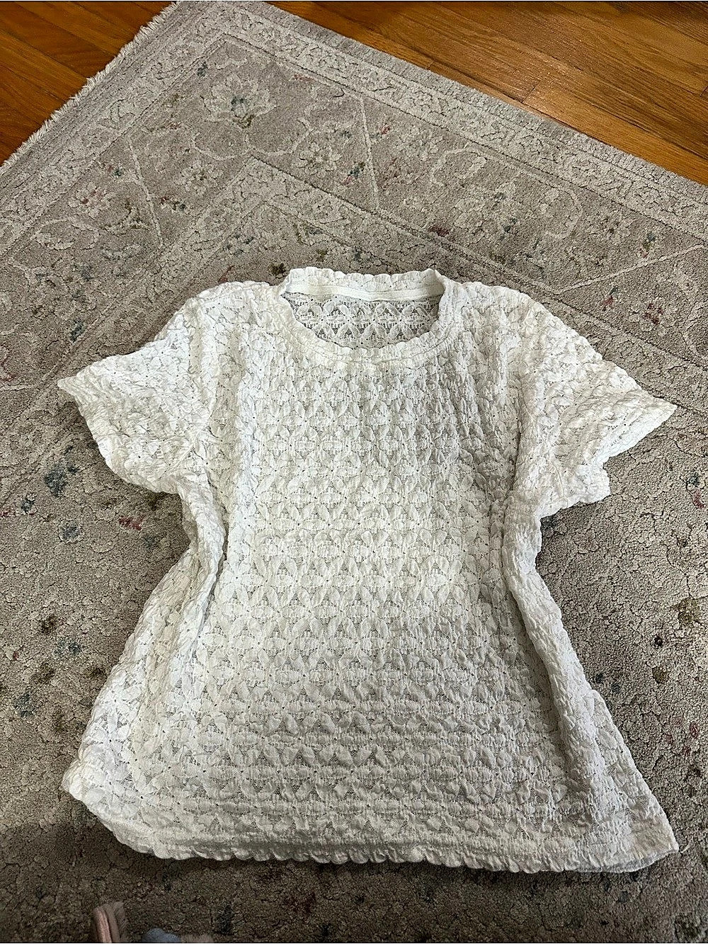 Textured Short Sleeve Top in White Like New